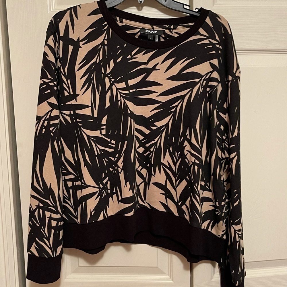 DKNY TAN AND BLACK LEAVES SWEATSHIRT​​